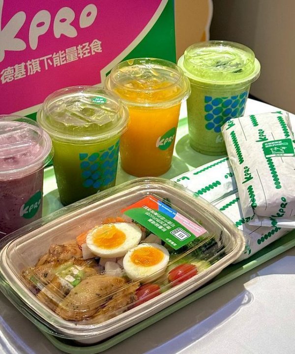 在线配资网站 连锁餐饮扎堆推出副品牌,生意不景气逼人创新